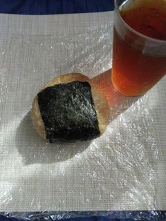炊き込みご飯をおにぎりにした。-レシピのメイン写真
