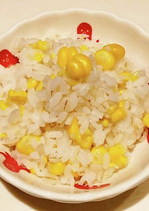 ズボラさんに捧ぐ!!包丁不要のコーンご飯-レシピのメイン写真