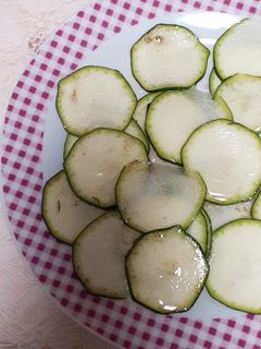 とっても簡単★ズッキーニのサラダ-レシピのメイン写真