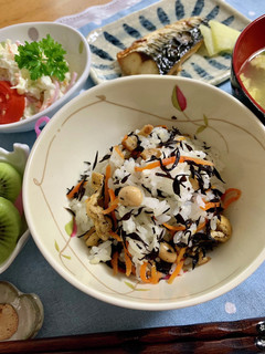 今朝は煮物でひじきご飯♪-レシピのメイン写真