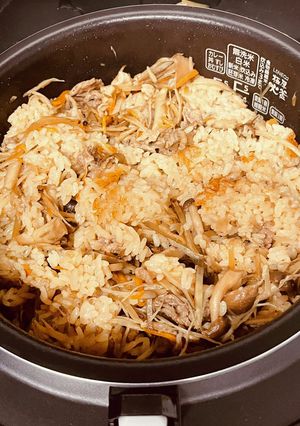 牛ごぼうとキノコの炊き込みご飯-レシピのメイン写真