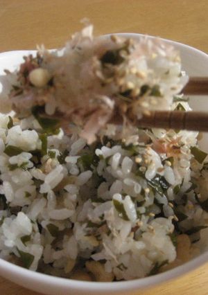梅とわかめの混ぜご飯♪-レシピのメイン写真