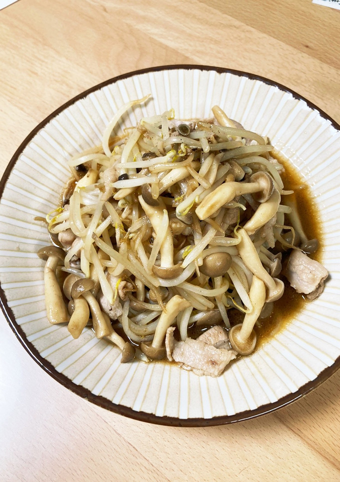 もやしとしめじと豚肉のソース炒め-レシピのメイン写真