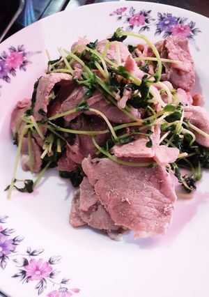 簡単★スライス豚肉と豆苗の炒め物-レシピのメイン写真