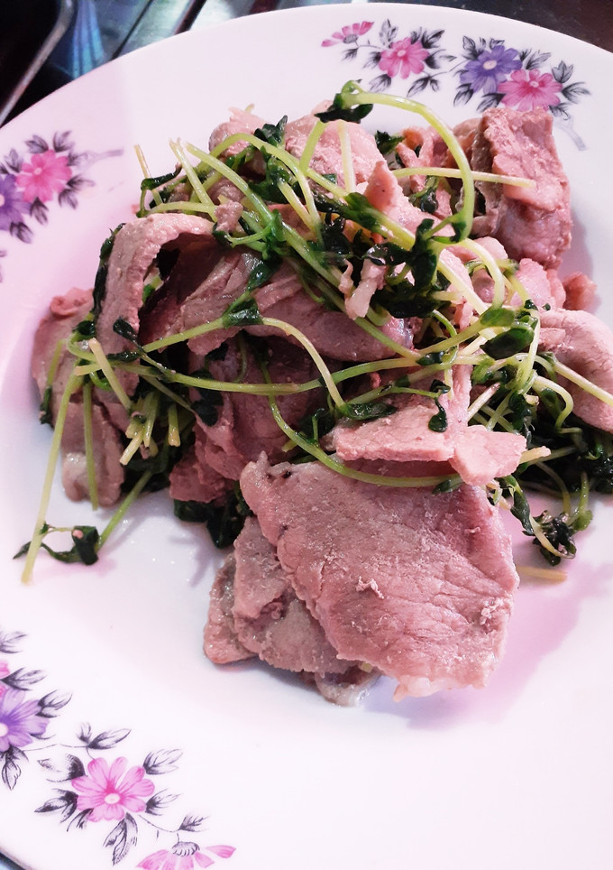 簡単★スライス豚肉と豆苗の炒め物-レシピのメイン写真