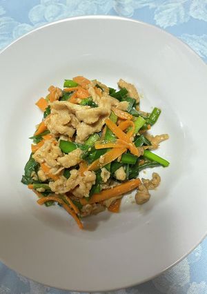 豚肉とニラとにんじんの味噌炒め-レシピのメイン写真