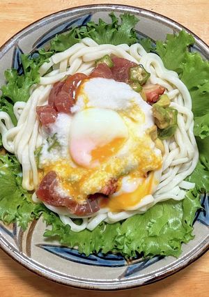 マグロと冷凍アボカドのポキうどん-レシピのメイン写真