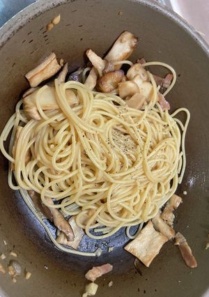 エリンギとベーコンのトリュフ醤油パスタ-レシピのメイン写真