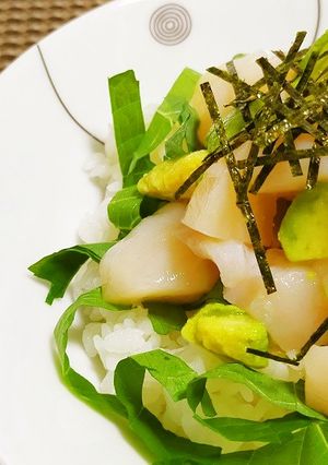 簡単で栄養たっぷり☆ホタテアボカド丼-レシピのメイン写真