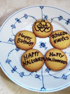 生クリームの絞り袋チョコペン アイシング-レシピのメイン写真