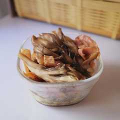 A picture of 舞茸ベーコンバターソテー✦お弁当.
