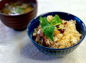 焼き鳥の缶詰と竹輪だけ！炊き込みご飯-レシピのメイン写真