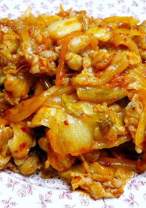 丼にも☆豚バラ・キムチ炒め-レシピのメイン写真