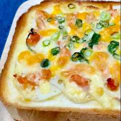 รูปของ 食パンアレンジ☆蓮根鮭マヨチーズトースト