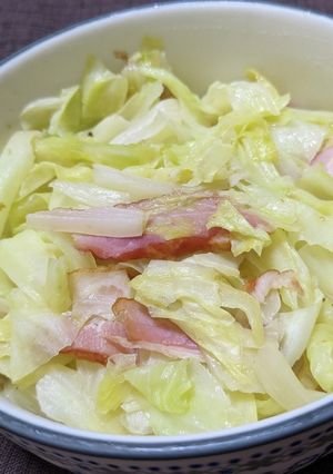 キャベツとベーコンの炒め蒸し-レシピのメイン写真