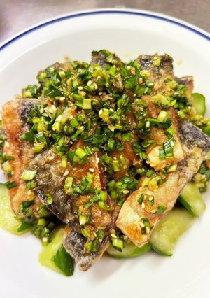 鯖の竜田揚げニラ香味ダレがけ。胡瓜添え。-レシピのメイン写真
