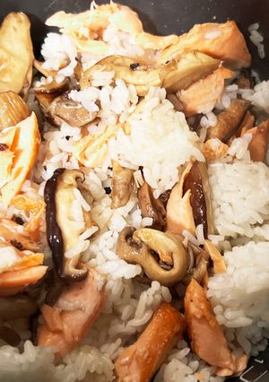 塩ジャケとキノコ混ぜご飯-レシピのメイン写真