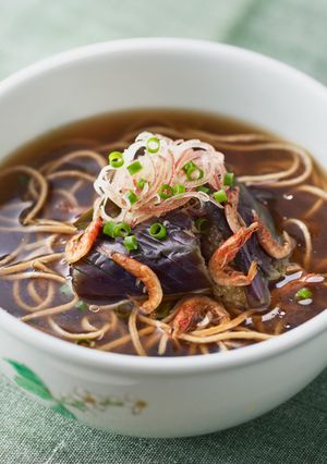 大豆麺でつくる秋なすと干しえびの煮込み麺-レシピのメイン写真