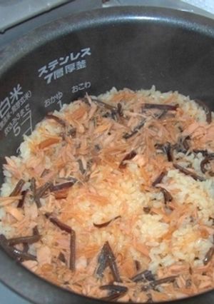 なめたけ三昧ツナ☆炊込ご飯（＋チーズ♪）-レシピのメイン写真