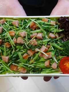 豆苗とソーセージのガーリックペパー丼弁当-レシピのメイン写真