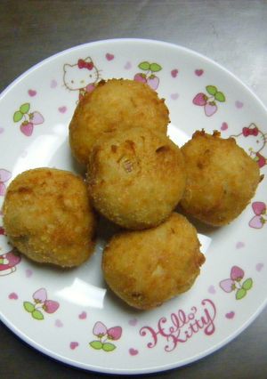 外さくっ！中ふわっ！里芋団子の唐揚げ☆-レシピのメイン写真