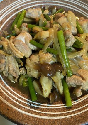 鶏もも肉とニンニクの芽の炒め物-レシピのメイン写真