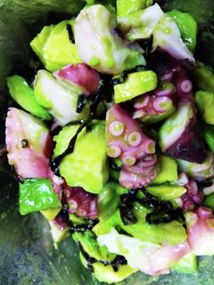 超簡単!タコとアボカドの塩昆布和え-レシピのメイン写真