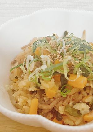 炊飯器にお任せ！ビビンバ風炊き込みご飯-レシピのメイン写真
