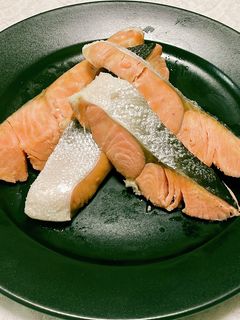 簡単!ふっくら美味しい・甘塩鮭の酒煮風-レシピのメイン写真
