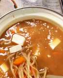 にんじんともやしと豆腐のお味噌汁