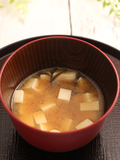 簡単!豆腐と塩昆布のお味噌汁-レシピのメイン写真