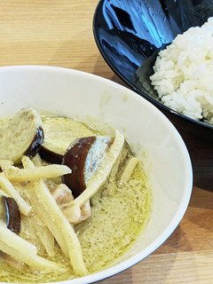 簡単!カレーペースト作るグリーンカレー-レシピのメイン写真