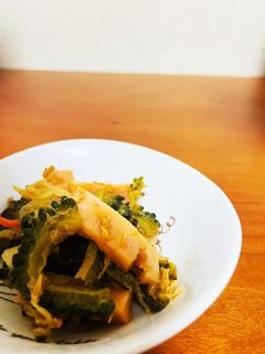 旨味がギュッ♪ゴーヤとツナの炒め物-レシピのメイン写真