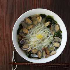 A picture of あさりとわかめのごま風味ビーフン.
