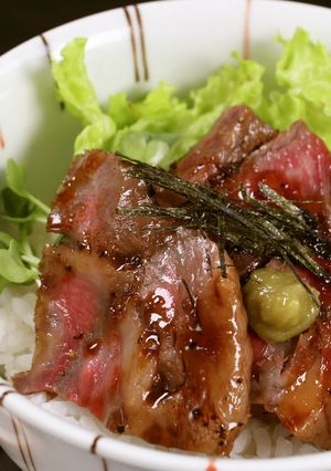 ジューシーステーキ丼-レシピのメイン写真