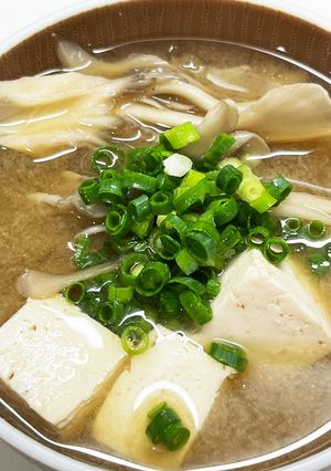 簡単✱10分で!舞茸と豆腐のお味噌汁-レシピのメイン写真