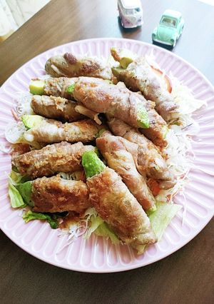 アボカドの豚肩ロース肉巻き-レシピのメイン写真