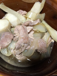 豚肉と玉ねぎとごぼうと里芋の煮物-レシピのメイン写真