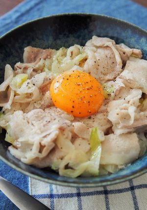 レンジで簡単♪ねぎ塩こうじ豚丼-レシピのメイン写真