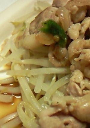 モヤシと豚肉にポン酢かけるだけ！-レシピのメイン写真