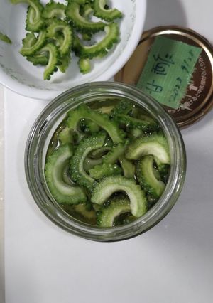 毎日少しずつ食べるゴーヤの甘酢漬け-レシピのメイン写真