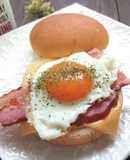 ベーコンチーズエッグバーガー