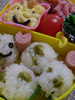 あおむし君と桜のお弁当☆簡単キャラ弁-レシピのメイン写真