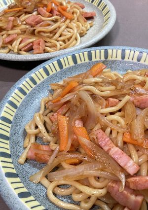 ベーコン＆玉ねぎ＆にんじんの焼きうどん-レシピのメイン写真