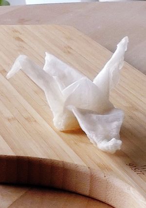 ライスペーパーで折り鶴★食べられる折り紙-レシピのメイン写真