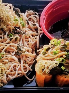 “ざるそばいなり寿司セット弁当”-レシピのメイン写真