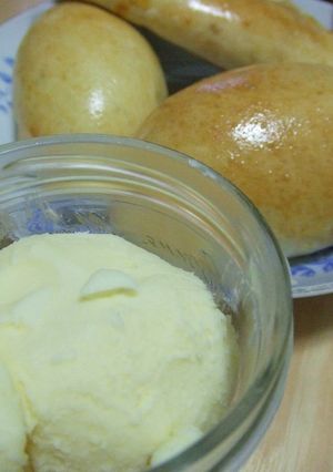 余った生クリームで★簡単手作りバター-レシピのメイン写真