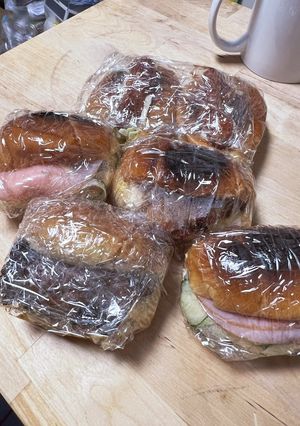 味は、バッチリ◎ロールパンサンドイッチ！-レシピのメイン写真