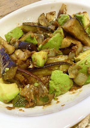 茄子とアボカドのしょう油麹レモン炒め和え-レシピのメイン写真