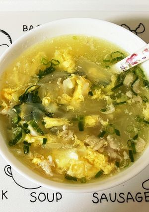 簡単鶏皮と卵と玉ねぎの中華スープ-レシピのメイン写真